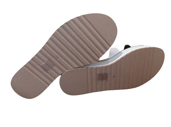 Sandali zeppa crema - INUOVO